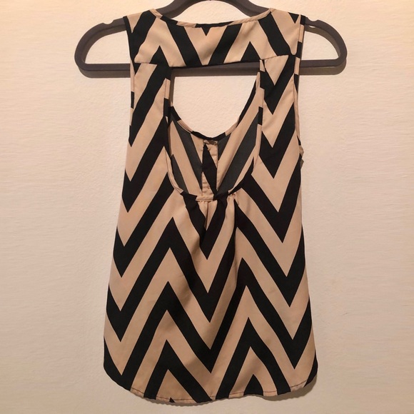 Chevron High-low Tank - Picture 2 of 3